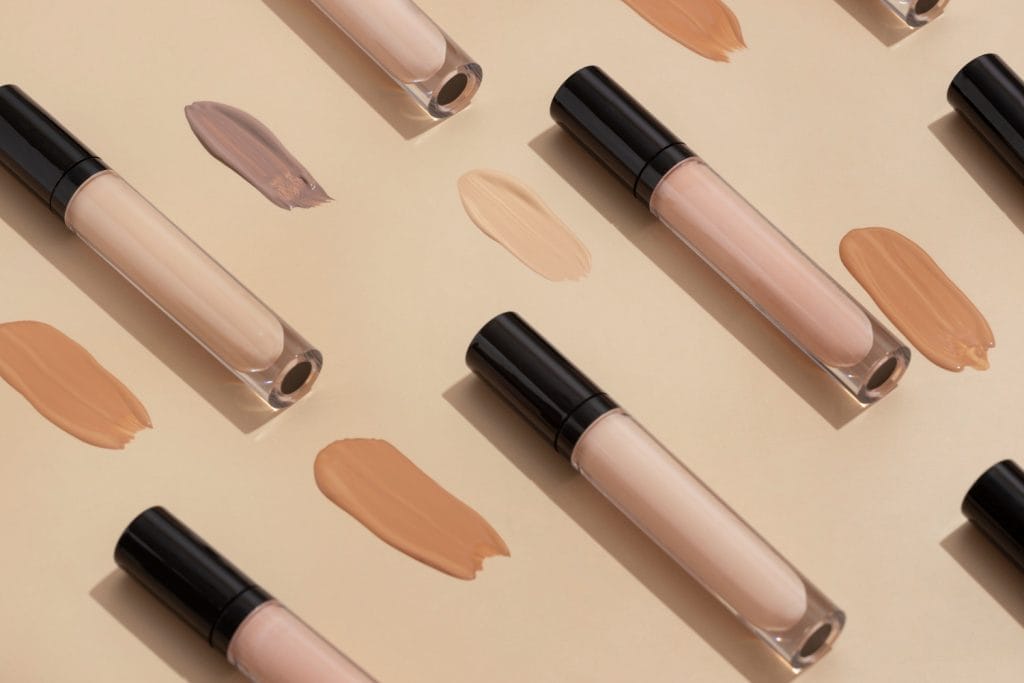 Cara Pakai Concealer agar Tidak Crack