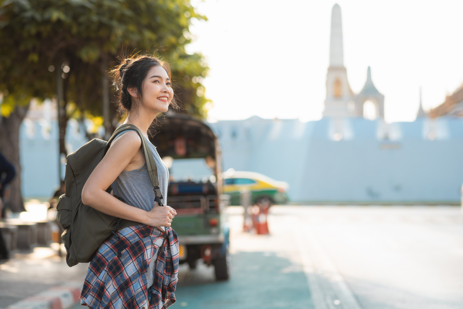 8 Tips Mencegah dan Mengatasi Jerawat Saat Traveling