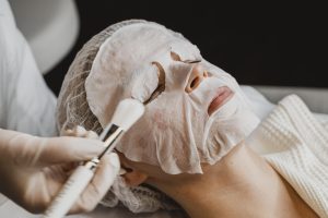3 Rekomendasi Facial Sebelum Liburan